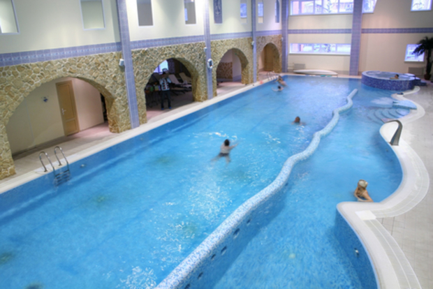 Wellness Thermalbad Schwimmbad
