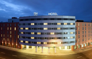 Wellnesshotel NH Nürnberg City
NH Nürnberg City Hotelzimmer
NH Nürnberg City Saunabereich
NH Nürnberg City Restaurant nhube
NH Nürnberg City