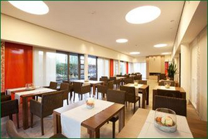 Kurparkhotel Kassel
Kurparkhotel Kassel Restaurant
Kurparkhotel Kassel Terrasse
Kurparkhotel Kassel Schwimmbad
Kurparkhotel Kassel Hotelzimmer