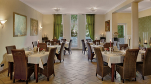 Villa Toskana Leimen Heidelberg
Villa Toskana Leimen Hotelzimmer
Villa Toskana Leimen Hotelansicht
Villa Toskana Leimen Restaurant Medici
Villa Toskana Leimen Lorenzos Bar