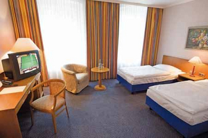 Wellnesshotel BEST WESTERN Grand City Hotel Liebenwalde
BEST WESTERN Grand City Hotel Liebenwalde Empfang
BEST WESTERN Grand City Hotel Liebenwalde Hotelzimmer
BEST WESTERN Grand City Hotel Liebenwalde Restaurant
BEST WESTERN Grand City Hotel Liebenwalde Schwimmbad