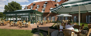 Hotel Bornmühle
Hotel Bornmühle Restaurant Lisette
Hotel Bornmühle Wintergarten mit Seeblick
Hotel Bornmühle Hotelzimmer
Hotel Bornmühle Schwimmbad