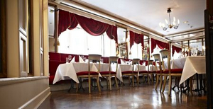 Steigenberger Frankfurter Hof
Steigenberger Frankfurter Hof Hotelzimmer
Steigenberger Frankfurter Hof Restaurant Français
Steigenberger Frankfurter Hof Restaurant Oscars
Steigenberger Frankfurter Hof Restaurant Terrasse