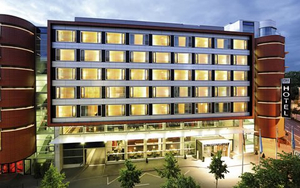 NH Frankfurt City in Frankfurt am Main
NH Frankfurt City Hotelzimmer
NH Frankfurt City
NH Frankfurt City
NH Frankfurt City Wellnessbereich