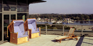 Wellnesshotel Rostock Radisson Blu Hotel
Radisson Blu Hotel OSTeRIA Restaurant Rostock
Radisson Blu Hotel Hotelzimmer Rostock
Radisson Blu Hotel Dachterrasse Rostock
Radisson Blu Hotel Hotelansicht Rostock