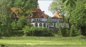 Wellness Schlösschen Bötzelberg
Wellness Schlösschen Bötzelberg Spabereich
Wellness Schlösschen Bötzelberg Terrasse
Wellness Schlösschen Bötzelberg Turmzimmer
Wellness Schlösschen Bötzelberg Ansicht